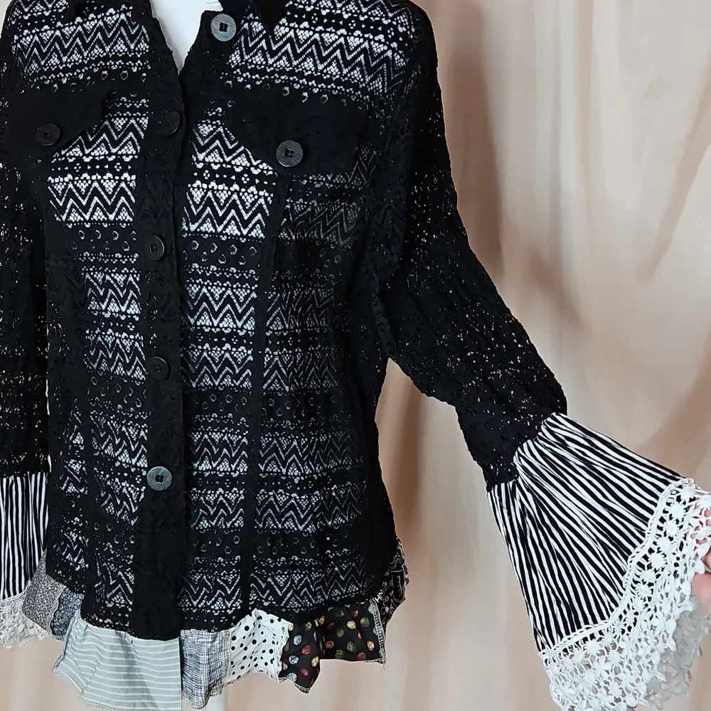 N Touch Black Lace Patchwork Top Women's Medium Button Up Flare Sleeves Goth Alt